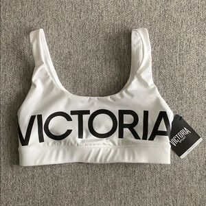 NWT VICTORIAS SECRET SPORTS BRA